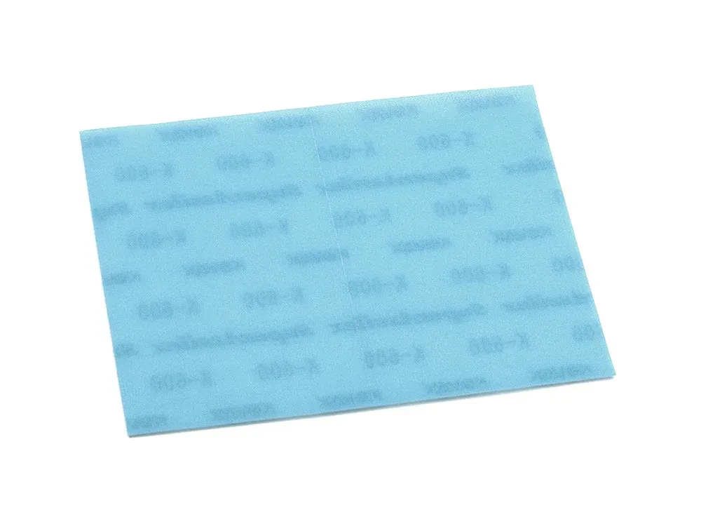 Balení brusné tkaniny Tamiya 87231 Sanding Cloth #600 o rozměru 170 × 130 mm