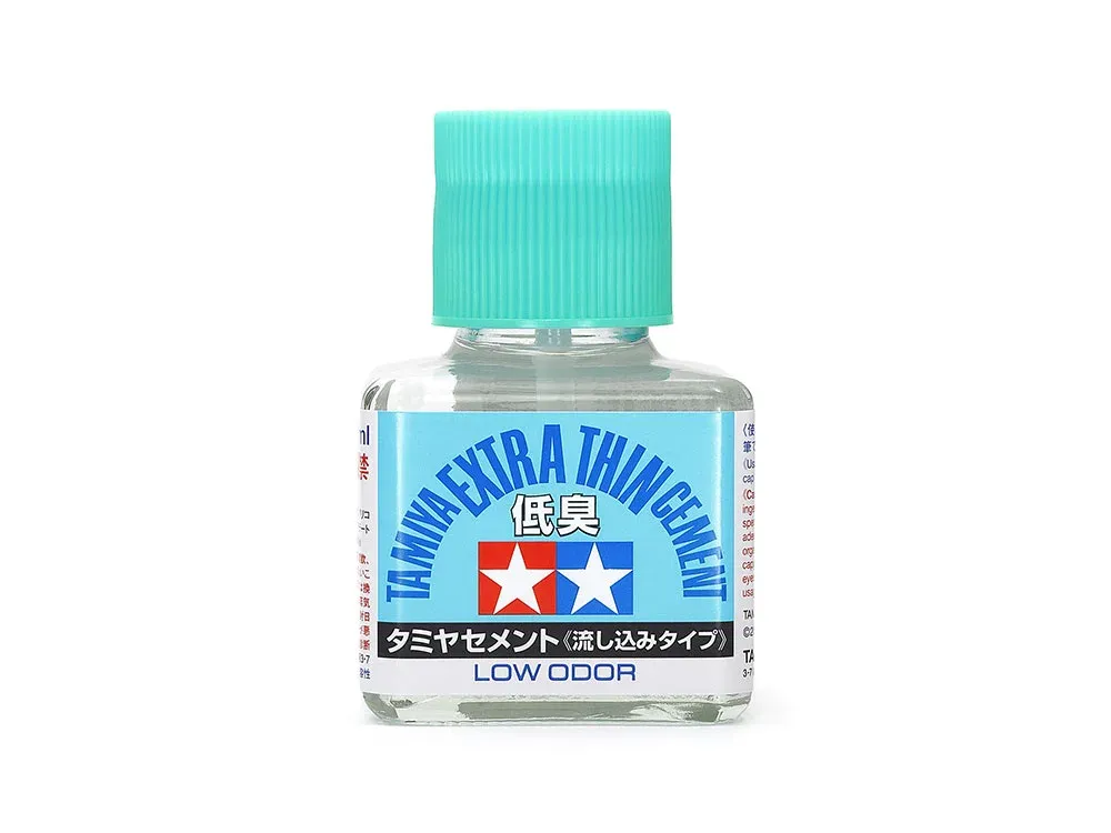 Lahvička lepidla Tamiya 87236 Extra Thin Cement Low Odor 40 ml se štětečkem ve víčku