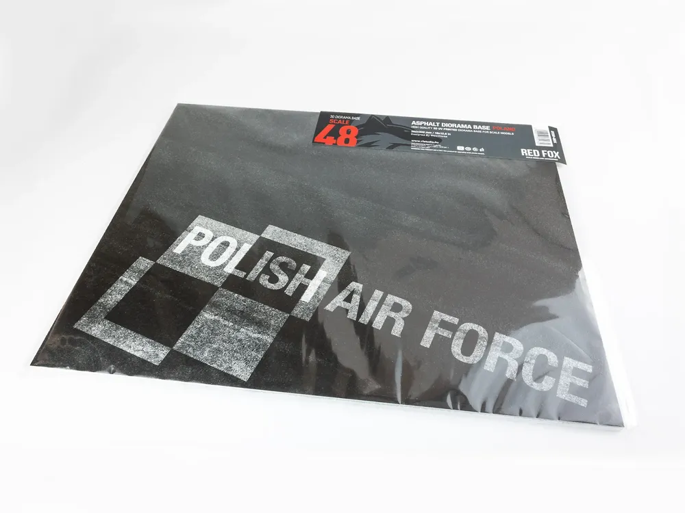 Podložka pro diorámata Red Fox Studio RFSDB-48034 1/48 s asfaltem a nápisem POLISH AIR FORCE