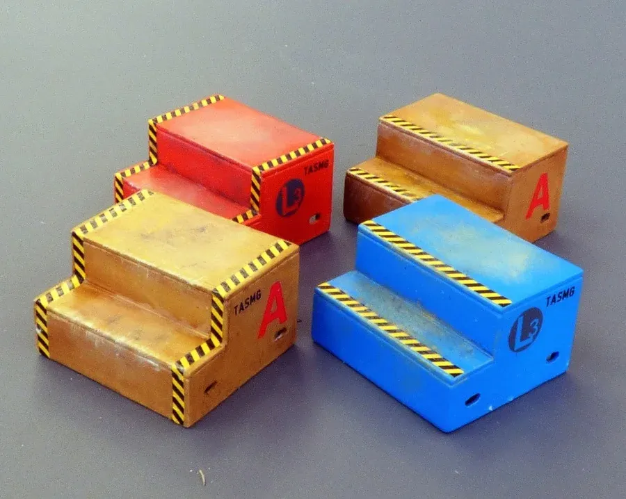 Resinové servisní schůdky Plus Model AL4071 v měřítku 1/48 pro údržbu letadel