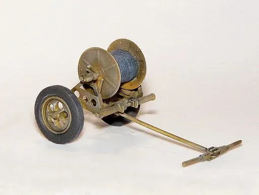 Resinová stavebnice Plus Model 1/35 U.S. Reelcart RL35 – americký vozík na kabely