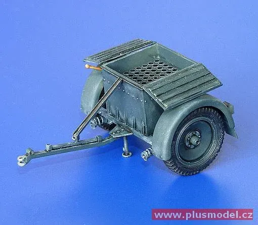 Resinová stavebnice Plus Model 178 muniční vozík Sd.Anh 32 pro Sd.Kfz 252 v měřítku 1/35