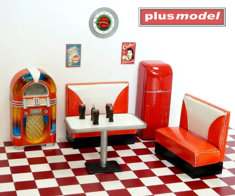 Resinová sada Plus Model 589 Jukebox 1/35 s díly, obtisky a fotolepty pro dioráma