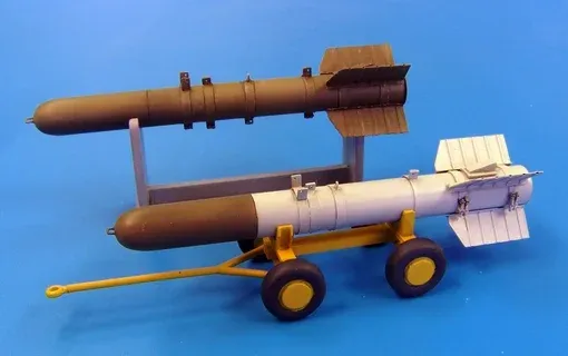 Resinová sada Plus Model AL4031 raketa Tiny Tim krátká 1/48 se dvěma raketami a vozíkem