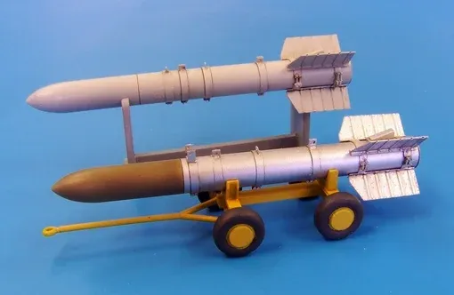 Resinová sada Plus Model AL4030 raketa Tiny Tim dlouhá 1/48 s manipulačním vozíkem