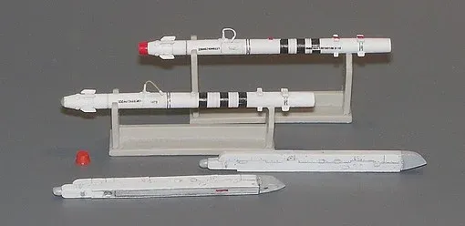 Resinová sada Plus Model AL4010 cvičná raketa UZR-73 v měřítku 1/48 s fotolepty a obtisky