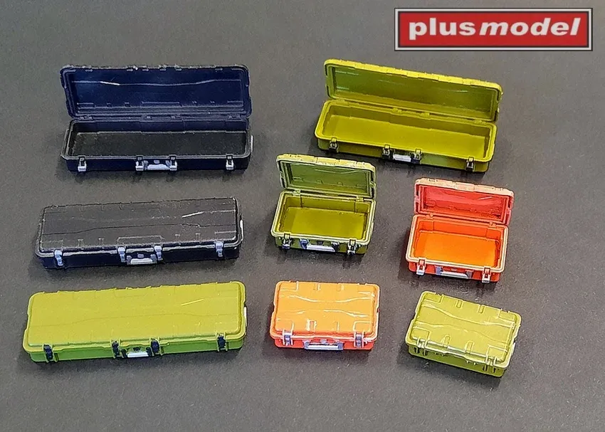 Sada 3D tištěných nízkých beden na nářadí Plus Model DP3022 v měřítku 1/35, 8 kusů