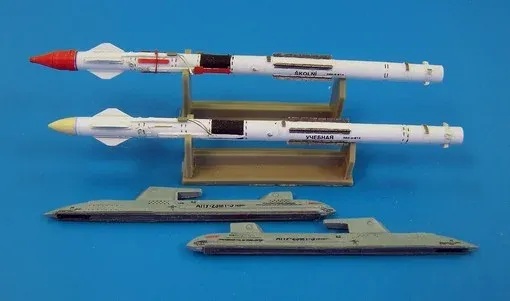 Resinový set Plus Model Aero Line AL4023 cvičný registr UZR-23 v měřítku 1/48 s fotolepty a obtisky