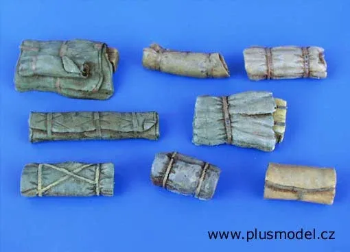 Resinové díly setu Plus Model 076 tankové a automobilové batohy v měřítku 1/35