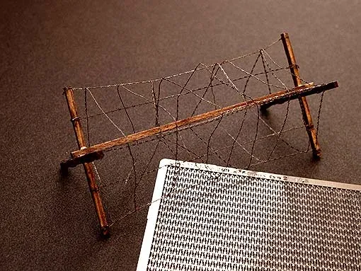 Set Plus Model 269 ostnatý drát moderní typ II 1/35 — aršík fotoleptů a dřevěné díly
