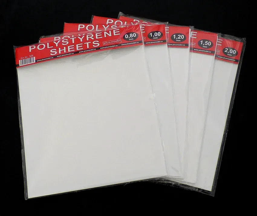 Balení polystyrenových desek Plus Model 524 o tloušťce 0,5 mm pro modeláře