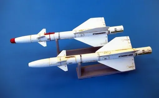 Resinová sada Plus Model AL4054 rakety R-98MT AA-3D Anab 1/48 s fotoleptem a obtisky