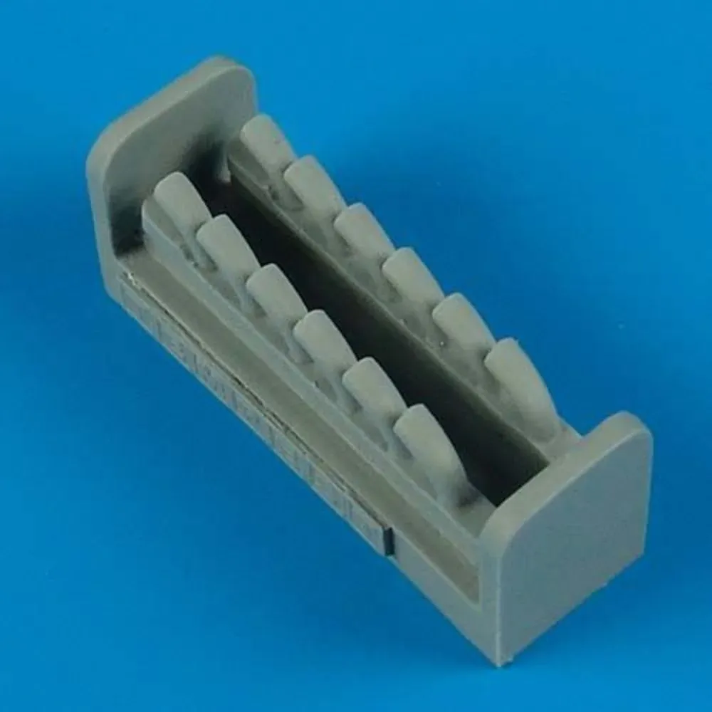 Resinové výfuky Quickboost QB48422 pro Hawker Tempest 1/48 na licím bloku