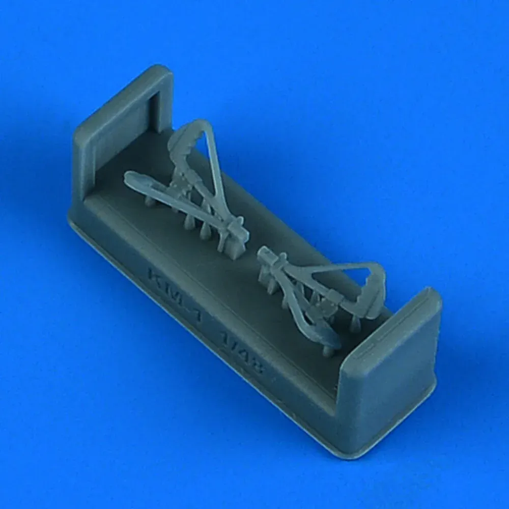 Resinové madla katapultáže Aires Quickboost QB49152 pro sedačku KM-1/KM-1M v měřítku 1/48