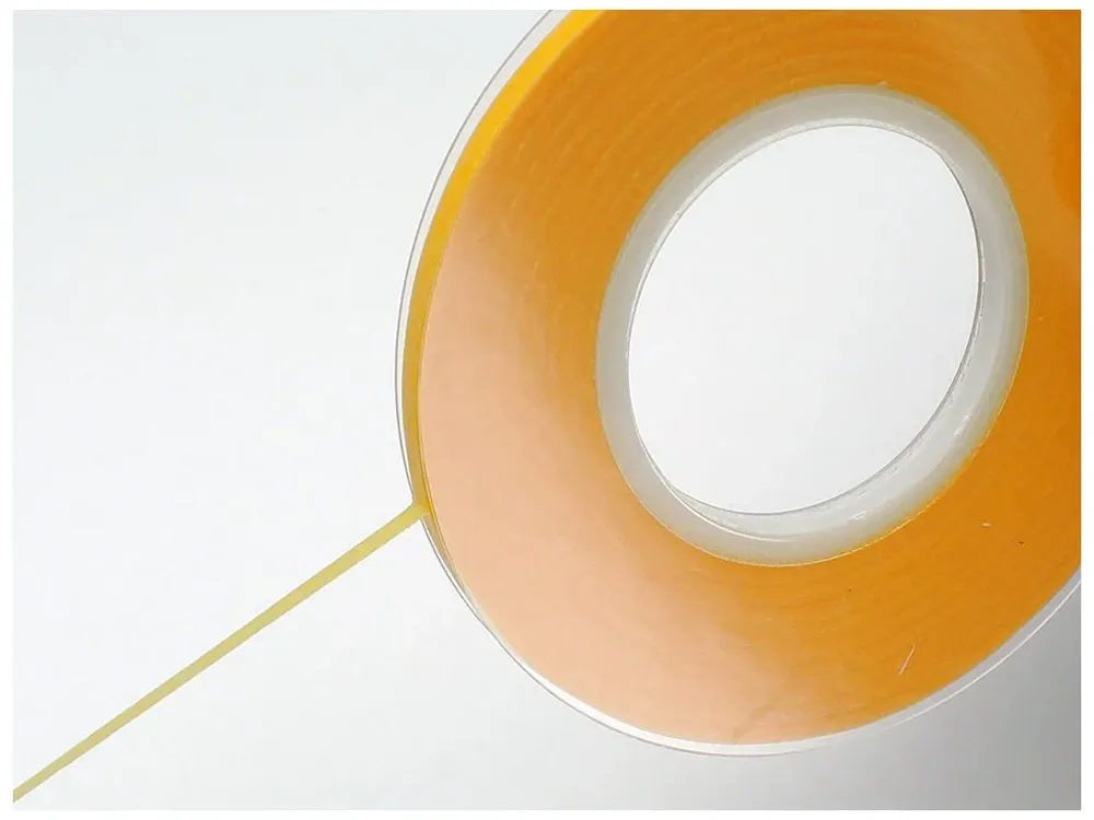 Role modelářské maskovací pásky Tamiya 87206 Masking Tape o šířce 1 mm a délce 18 m