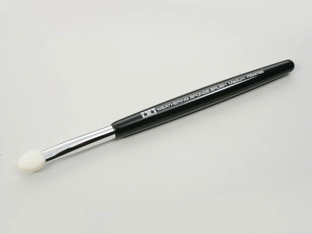 Pěnový aplikátor Tamiya 87083 Weathering Sponge Brush ve střední velikosti Medium