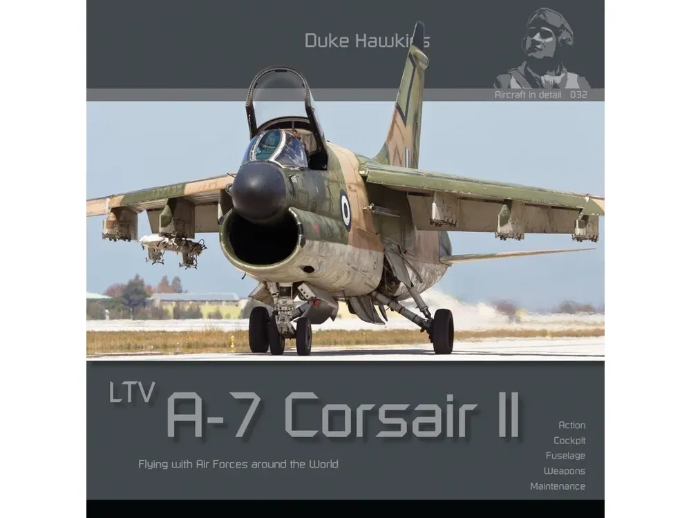 Obálka publikace Duke Hawkins DH032 LTV A-7 Corsair II od HMH Publications, 148 stran