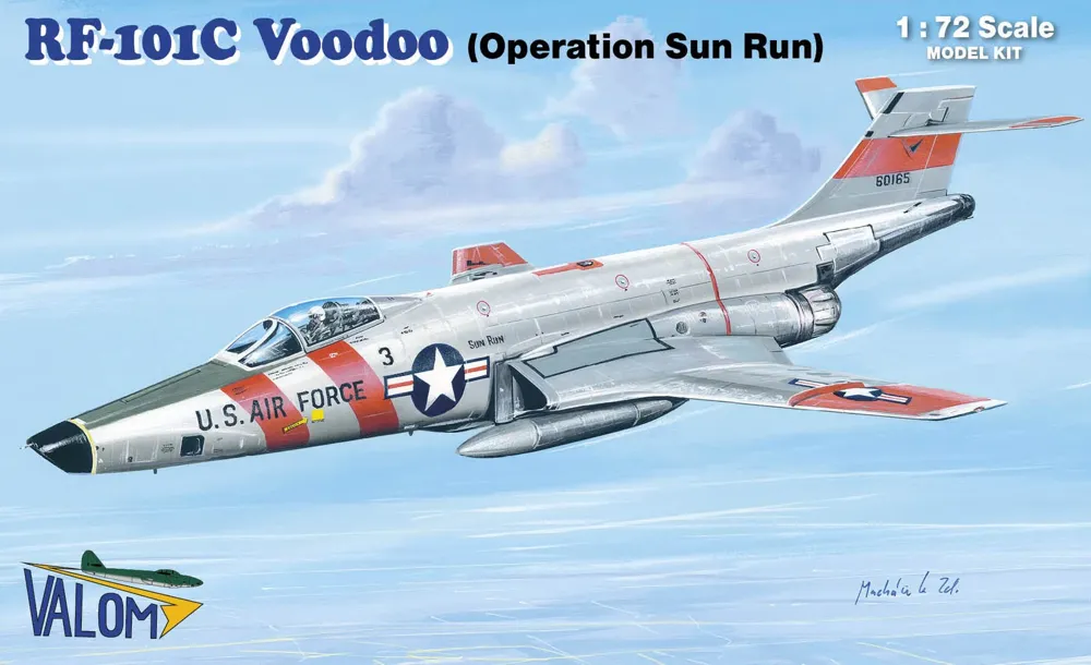 Krabice stavebnice Valom 1/72 RF-101C Voodoo SUN-RUN s vyobrazením průzkumného letounu