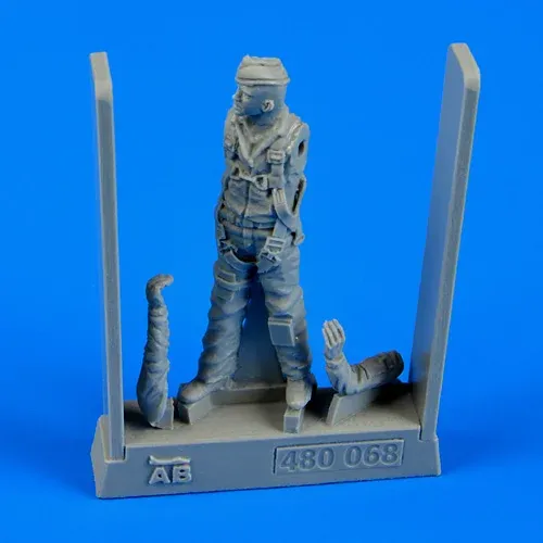 Figurka Aires 480068 pilot stíhačky U.S.A.F. z války ve Vietnamu v měřítku 1/48