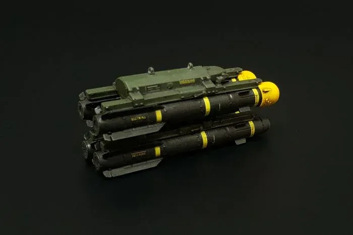 Resinová sada Brengun BRL48153 AGM-114 Hellfire 1/48 – osm raket vzduch-země a dva nosníky