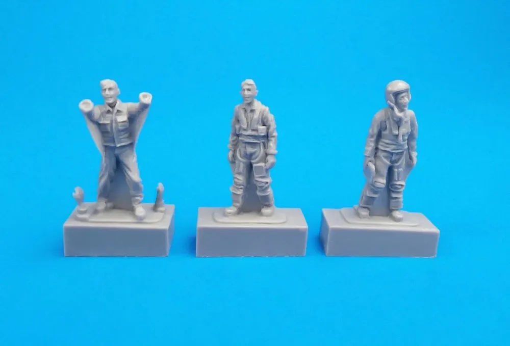 Resinové figurky CMK F72308 1/72 – dva francouzští piloti a mechanik