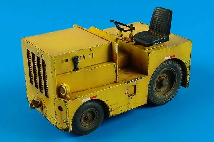 Doplňková sada Aires 1/32 DMC Logan T-40 USAF tow tractor, letištní tahač pro dioráma