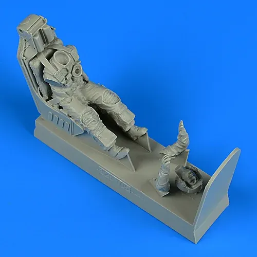 Aires 320105 figurka pilota US Navy s vystřelovacím sedadlem Escapac pro A-7E Corsair II, měřítko 1/32