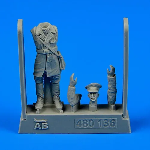Figurka pilota Svobodných Francouzů Aires 480136 v měřítku 1/48, Normandie-Niemen