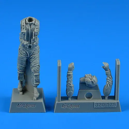 Resinová figurka Aires 320175 moderní bojový pilot USAF v měřítku 1/32