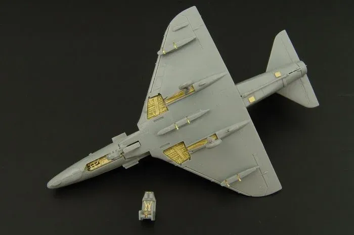 Fotolepty Brengun BRL144027 pro A-4E Skyhawk 1/144, dvě sady leptaných dílů