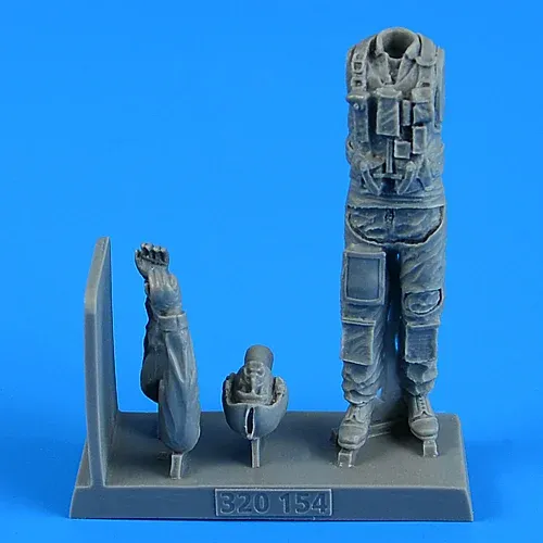 Figurka Aires 320154 bojový pilot USAF v měřítku 1/32 pro modely letounů