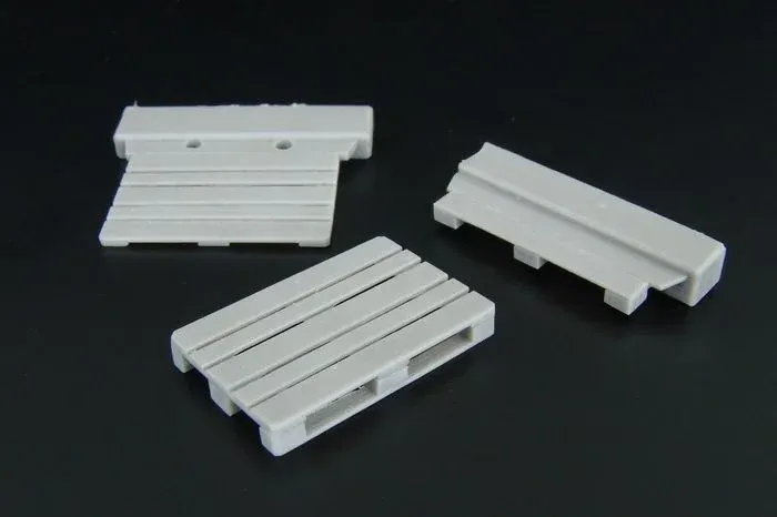 Resinová sada Hauler HLX48368 – dvě Euro palety v měřítku 1/48