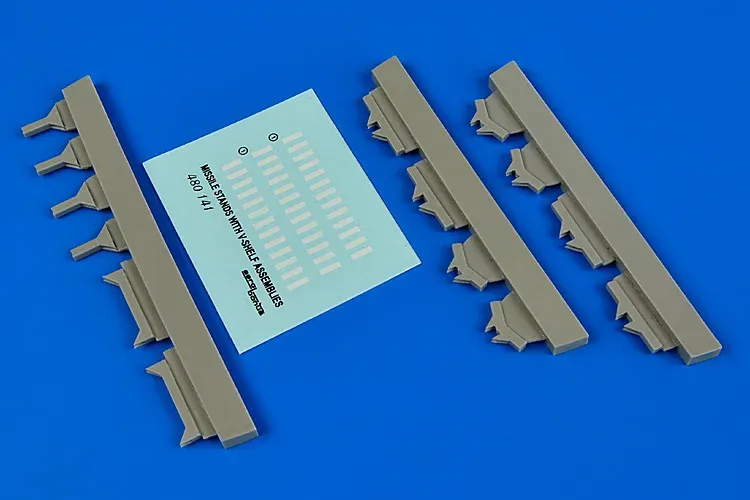 Aires 480141 stojany pro údržbu raket USAF s V-policemi v měřítku 1/48