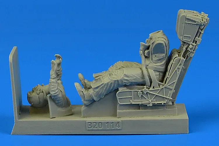 Resinová figurka Aires 320114 pilot US Navy s vystřelovací sedačkou pro F/A-18A/C 1/32