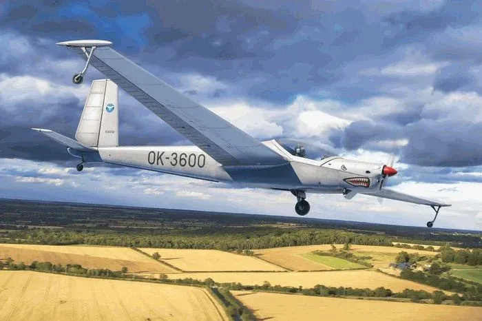 Krabice stavebnice Brengun BRP48010 L-13SE Vivat AKVY v měřítku 1/48