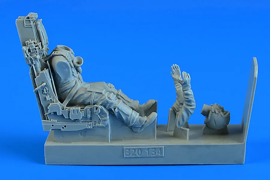 Aires 320134 figurka britského pilota s vystřelovací sedačkou pro Eurofighter Typhoon 1/32