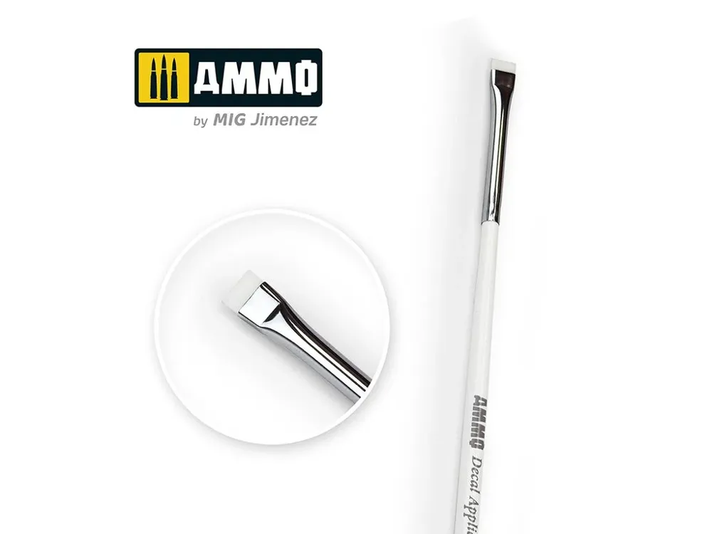 Modelářský štětec AMMO Mig A.MIG-8708 na aplikaci obtisků