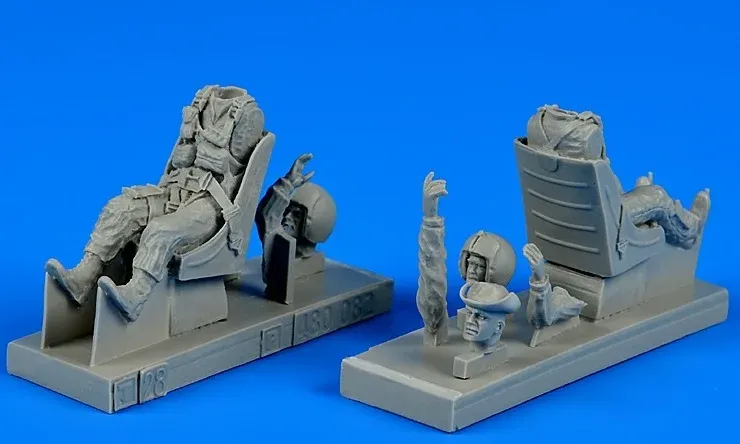 Doplňková sada Aires 480082 1/48 – figurky pilota a instruktora U.S.A.F. se sedadly pro T-28B Trojan