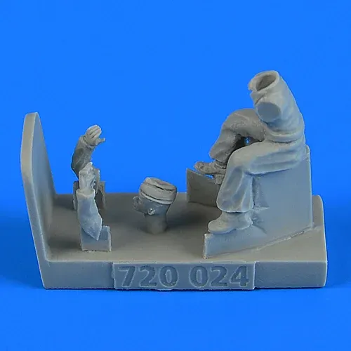 Aires 720024 figurka řidiče letištního tahače RAF v měřítku 1/72