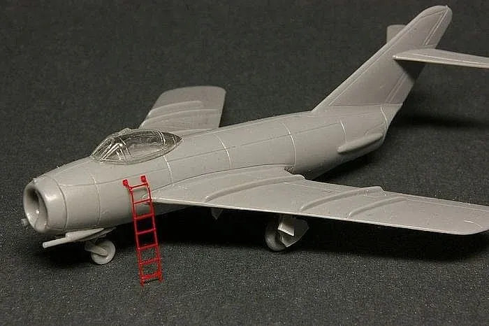 Fotoleptová sada Brengun BRL144098 – přístupový žebřík k MiG-15/17 v měřítku 1/144