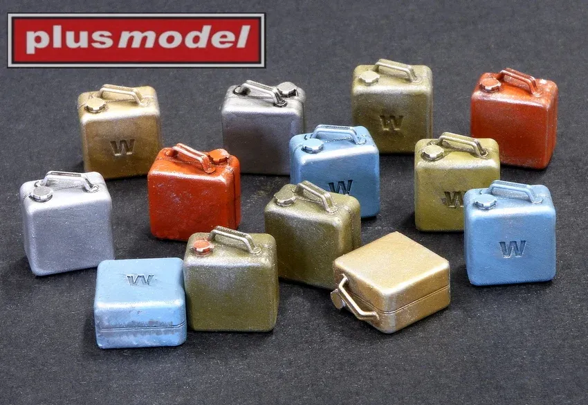 Sada 3D tištěných britských kanystrů Plus Model DP3010 v měřítku 1/35