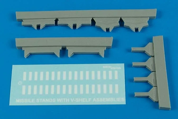 Aires 320016 stojany pro údržbu raket USAF s V-policí v měřítku 1/32