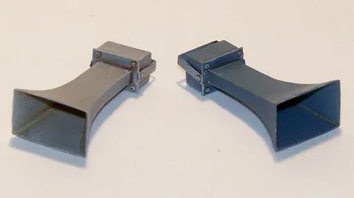 Resinový doplněk Plus Model Easy Line EL054 hranatý amplion v měřítku 1/35 s fotolepty