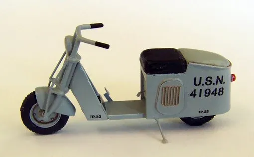 Resinová stavebnice Plus Model 4012 americký skútr solo v měřítku 1/48 s fotolepty a obtisky