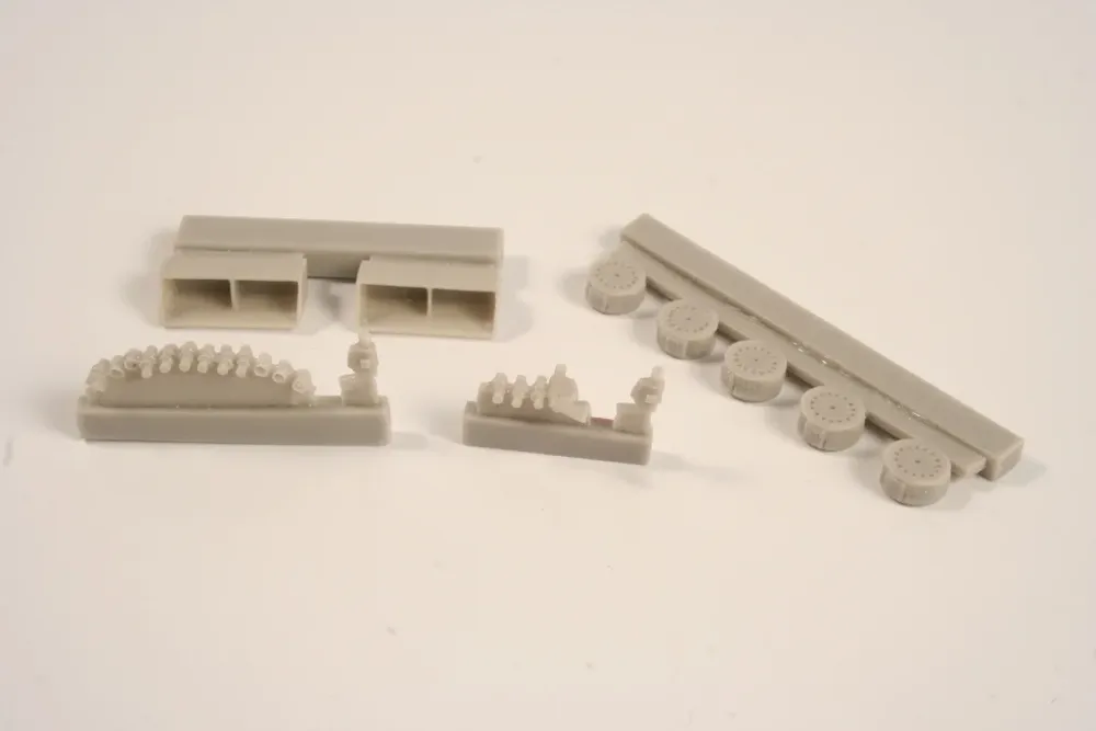 Resinová sada CMK 4318 německé osvětlovací rakety a příslušenství 1. světové války v měřítku 1/48