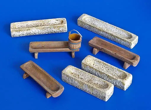 Resinová sada Plus Model 277 dřevěná a kamenná napájecí koryta v měřítku 1/35