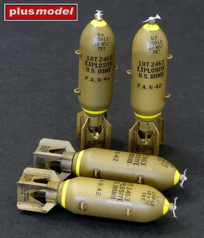 Sada Plus Model AL3024 americké bomby 250 lb v měřítku 1/32, čtyři 3D tištěné díly