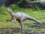 Stavebnice Tamiya 28502 Fukuisaurus 1/35 – model dinosaura na podstavci s terénem — obrázek 14