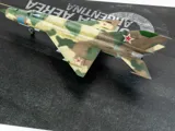 Podložka pro diorámata Red Fox Studio 1/48 s asfaltem a nápisem FUERZA AÉREA ARGENTINA, 380 × 320 mm — obrázek 4