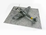 Výstavní podložka Red Fox Studio RFSDB-32006 1/32 s potiskem šedé cihlové dlažby, 380 × 320 mm — obrázek 3
